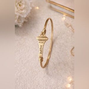 NWT Clover Gold Key Bracelet with HOPE Inscription bangle
